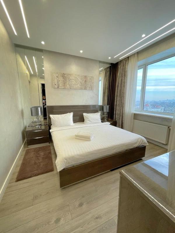 Vip Apartment 120M2 With Panoramic Windows, 22 Floor. Obolon Kyjev Exteriér fotografie